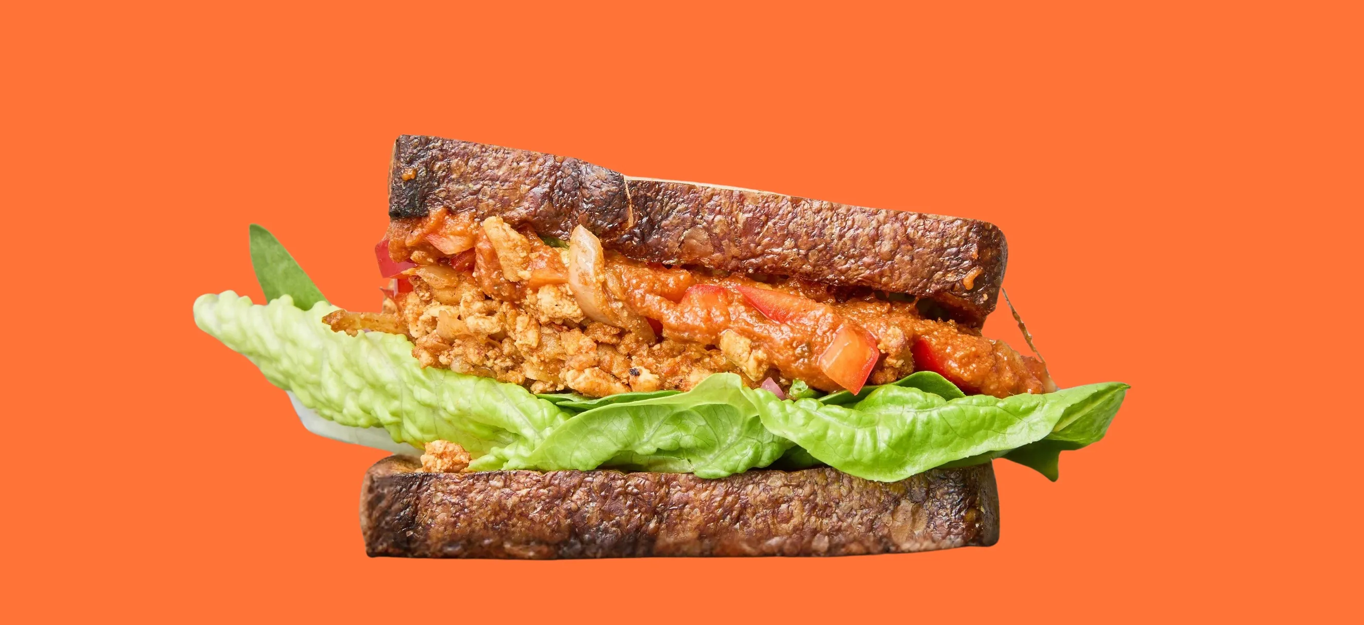 Vegansk mexicansk sandwich med chipotle og ristede peberfrugter